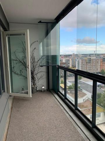 Modern One Bedroom City Apartment Nearby Airport 반타 외부 사진