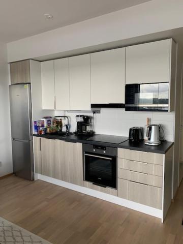 Modern One Bedroom City Apartment Nearby Airport 반타 외부 사진