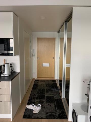 Modern One Bedroom City Apartment Nearby Airport 반타 외부 사진